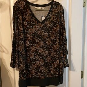 Avenue Studio Black and Gold Patterned Top